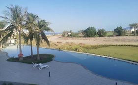 Jebel Sifah Studio Apartment With Pool View